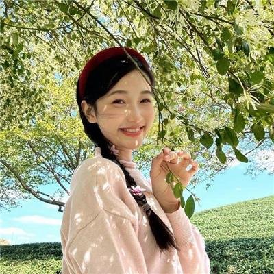 单车上的少女